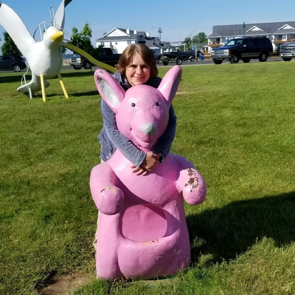 Meet your Posher, Lori - Picture 1 of 1